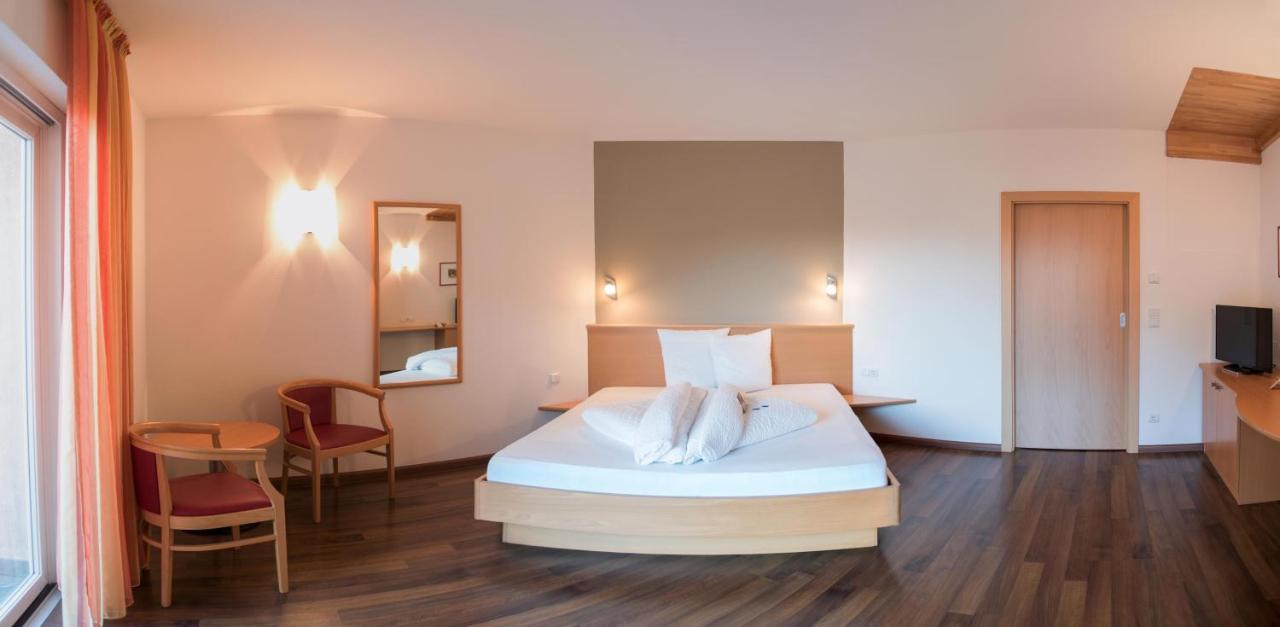 Garni Hotel Peterlinhof 칼다로 외부 사진
